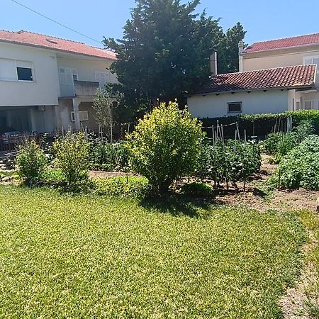 Apartmani Ljubica คาชเตลา ภายนอก รูปภาพ