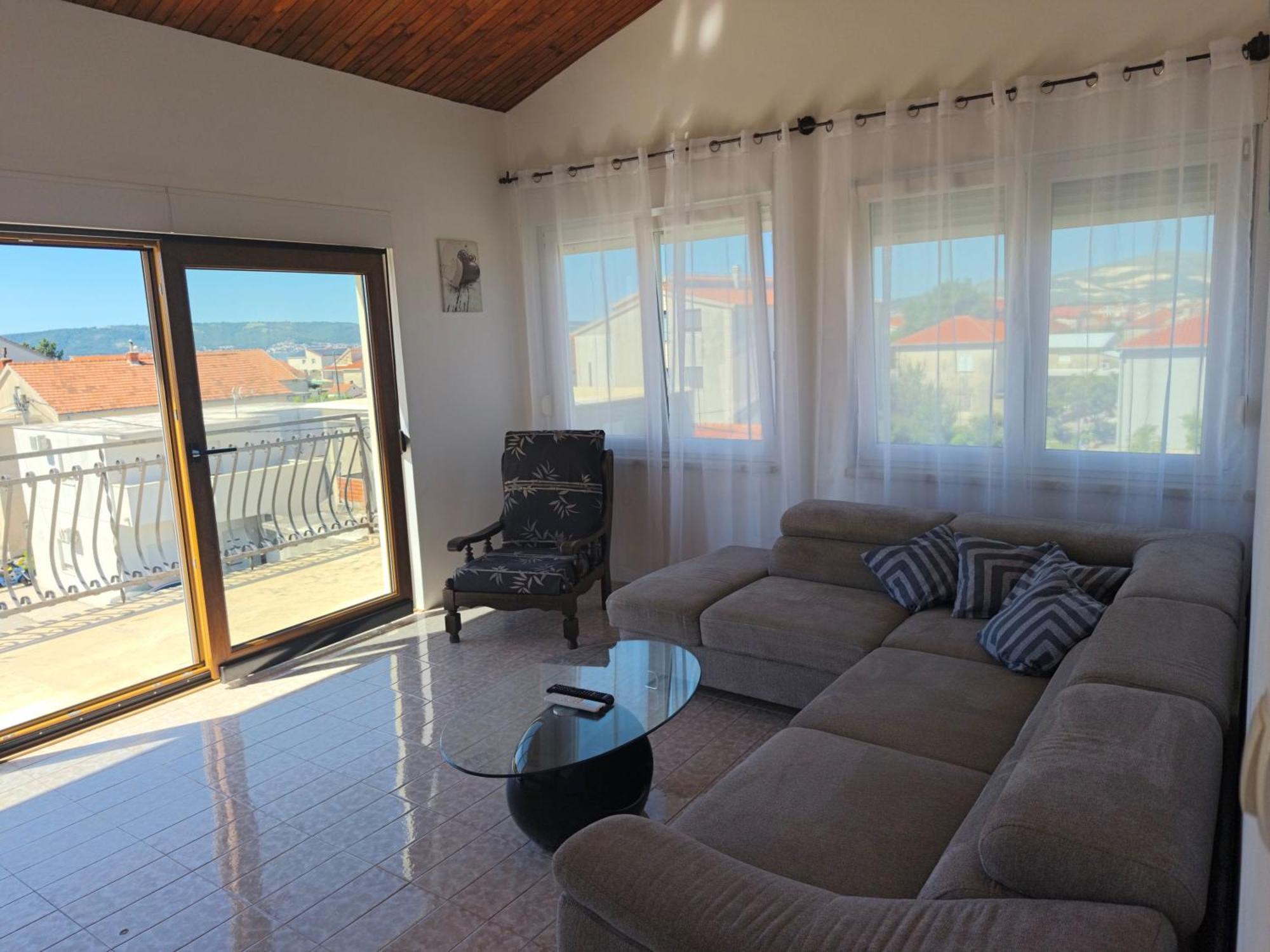 Apartmani Ljubica คาชเตลา ภายนอก รูปภาพ