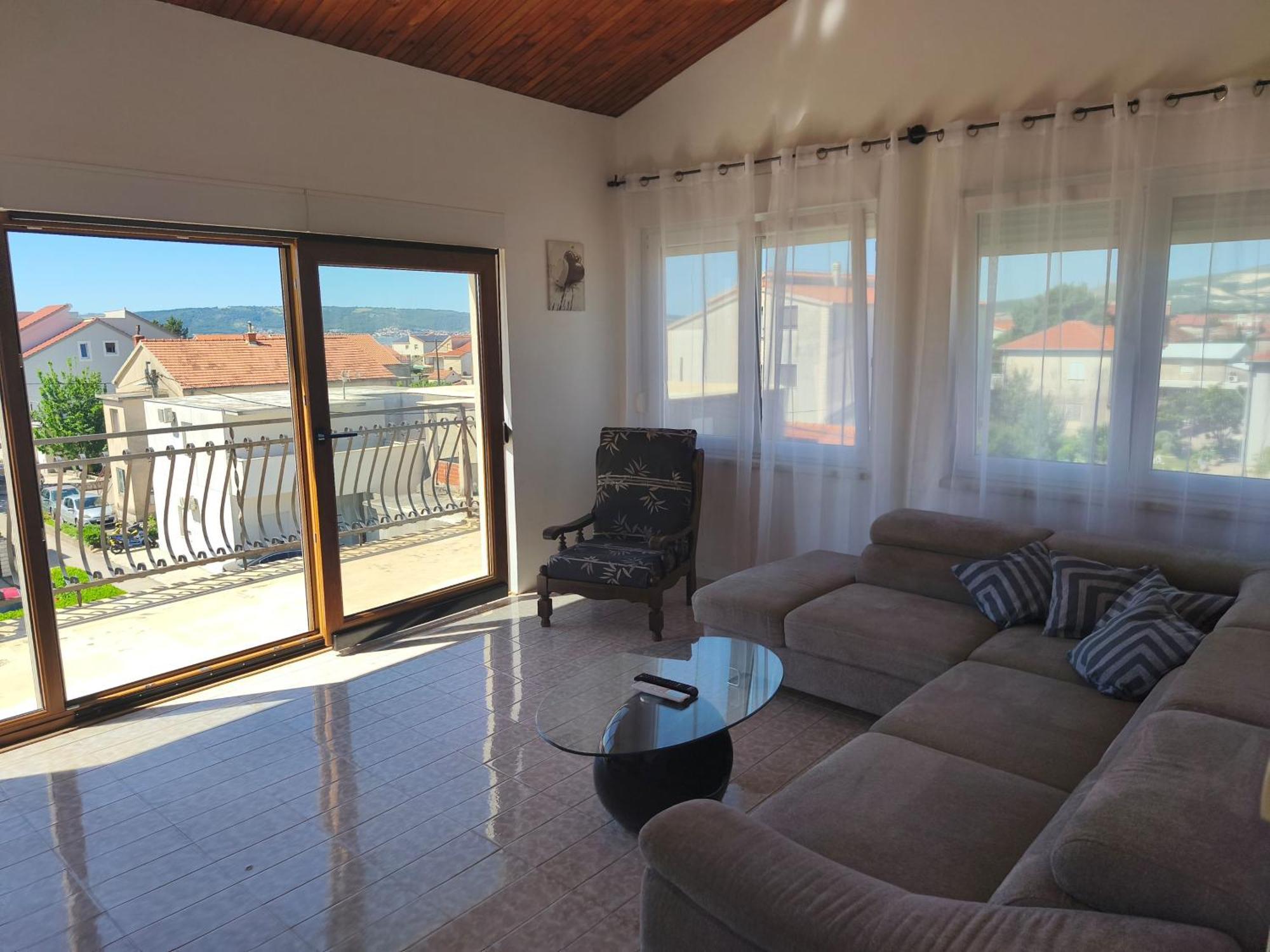 Apartmani Ljubica คาชเตลา ภายนอก รูปภาพ