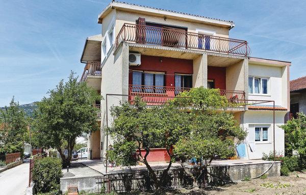 Apartmani Ljubica คาชเตลา ภายนอก รูปภาพ