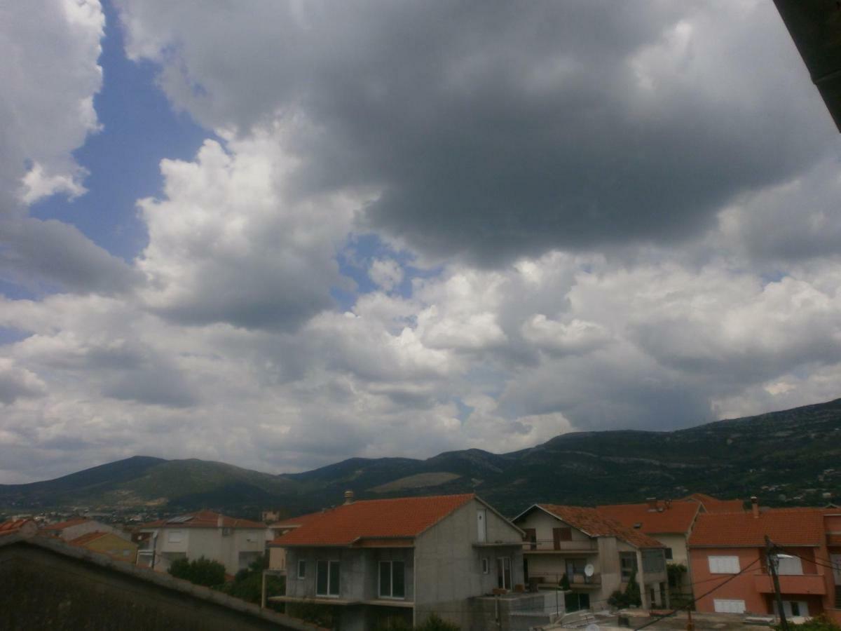Apartmani Ljubica คาชเตลา ภายนอก รูปภาพ