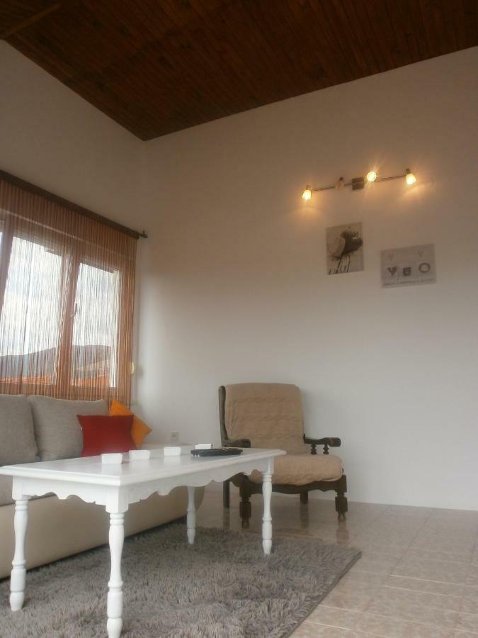Apartmani Ljubica คาชเตลา ภายนอก รูปภาพ